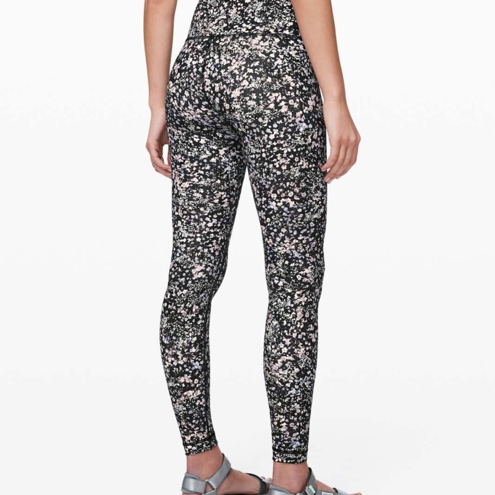 Like New  Lululemon Wunder Under HR Leggings 25" Sz 2